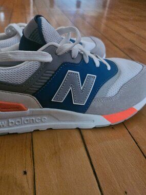 New balance shoes